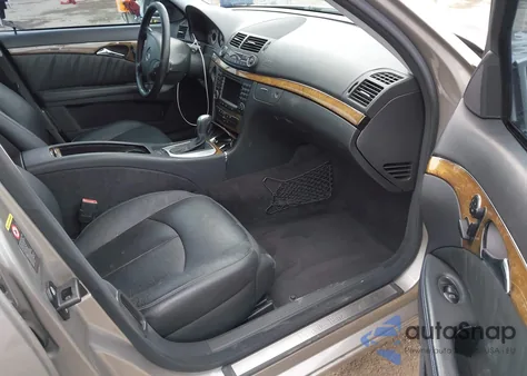 2006 Mercedes-Benz E 500 z USA, uszkodzony, nr VIN WDBUF70J16A831011